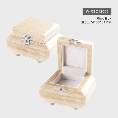 Natural Glossy Wooden Ring Box